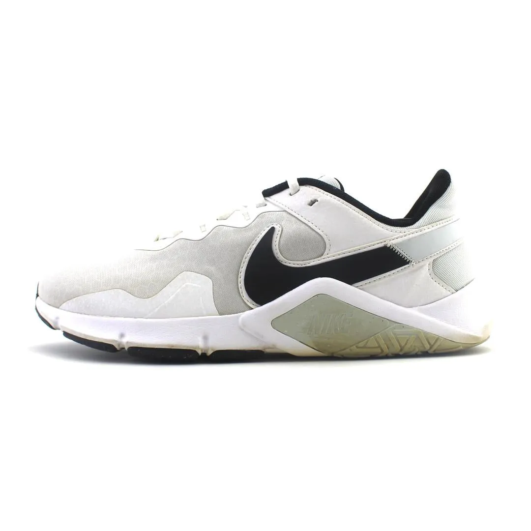 NIKE  LEGEND ESSENTIAL 2