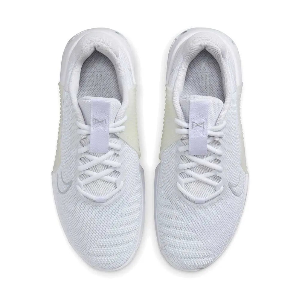 Women's Metcon 9 Runing - White/Pure Platinum - Regular (B)